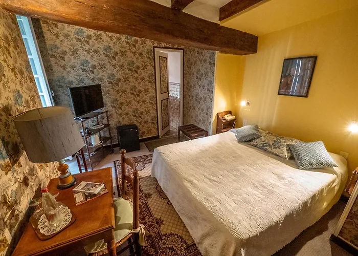 Le Relais Cicero Couette-café 3*