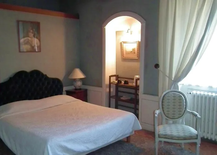 Couette-café Le Relais Cicero 3*