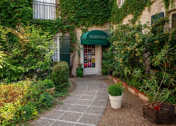 Le Relais Cicero Couette-café 3*