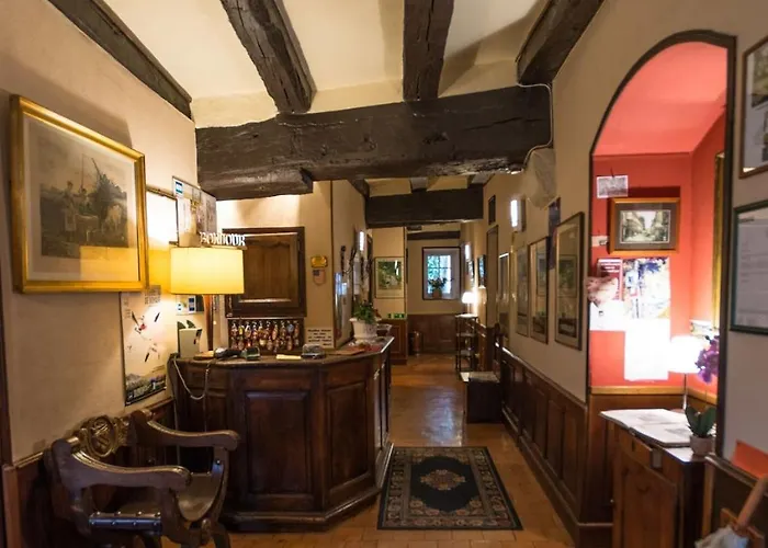 Couette-café Le Relais Cicero 3*